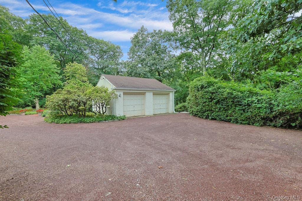 115 Whippoorwill Road thumbnail 4