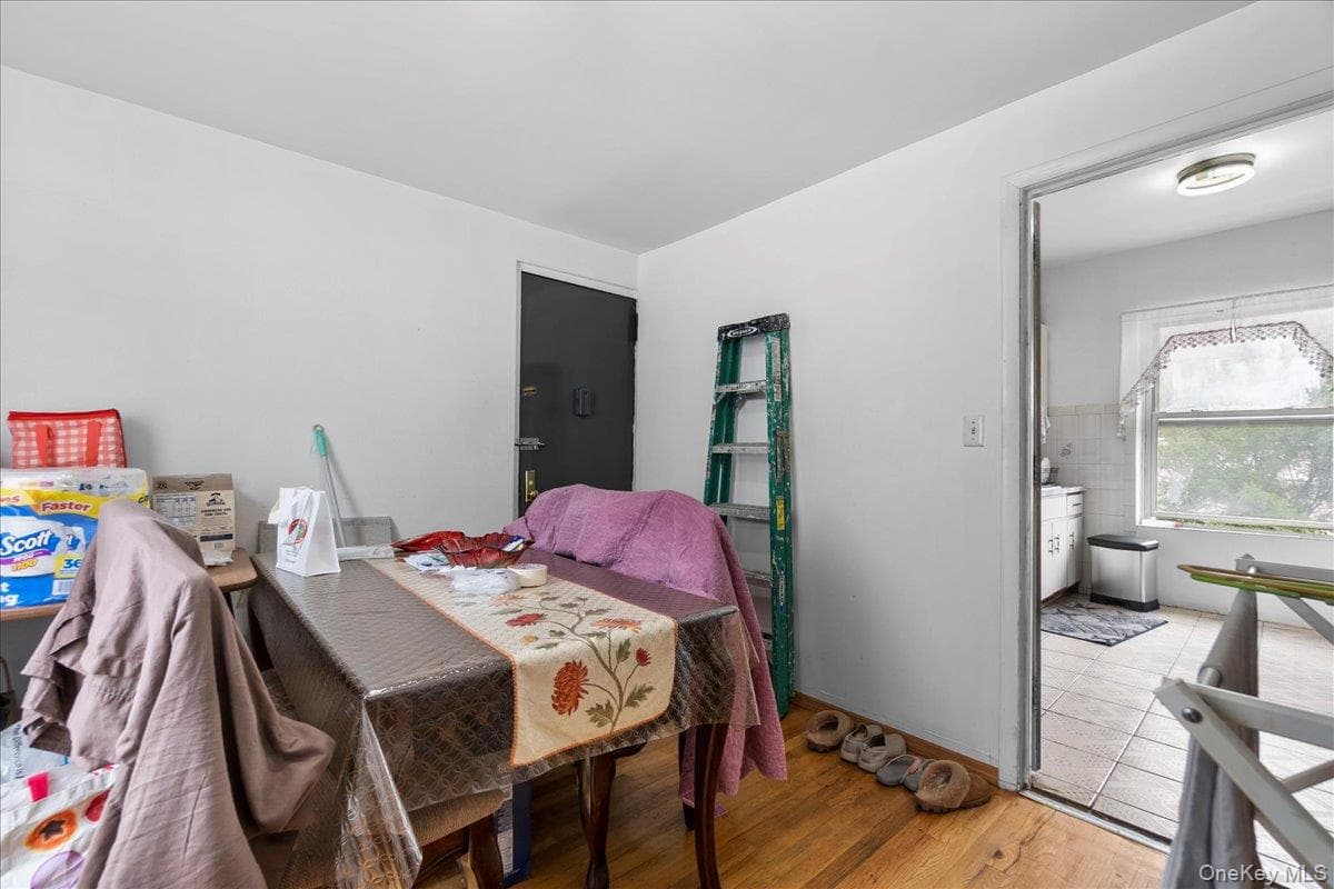 560 E 189th Street thumbnail 12