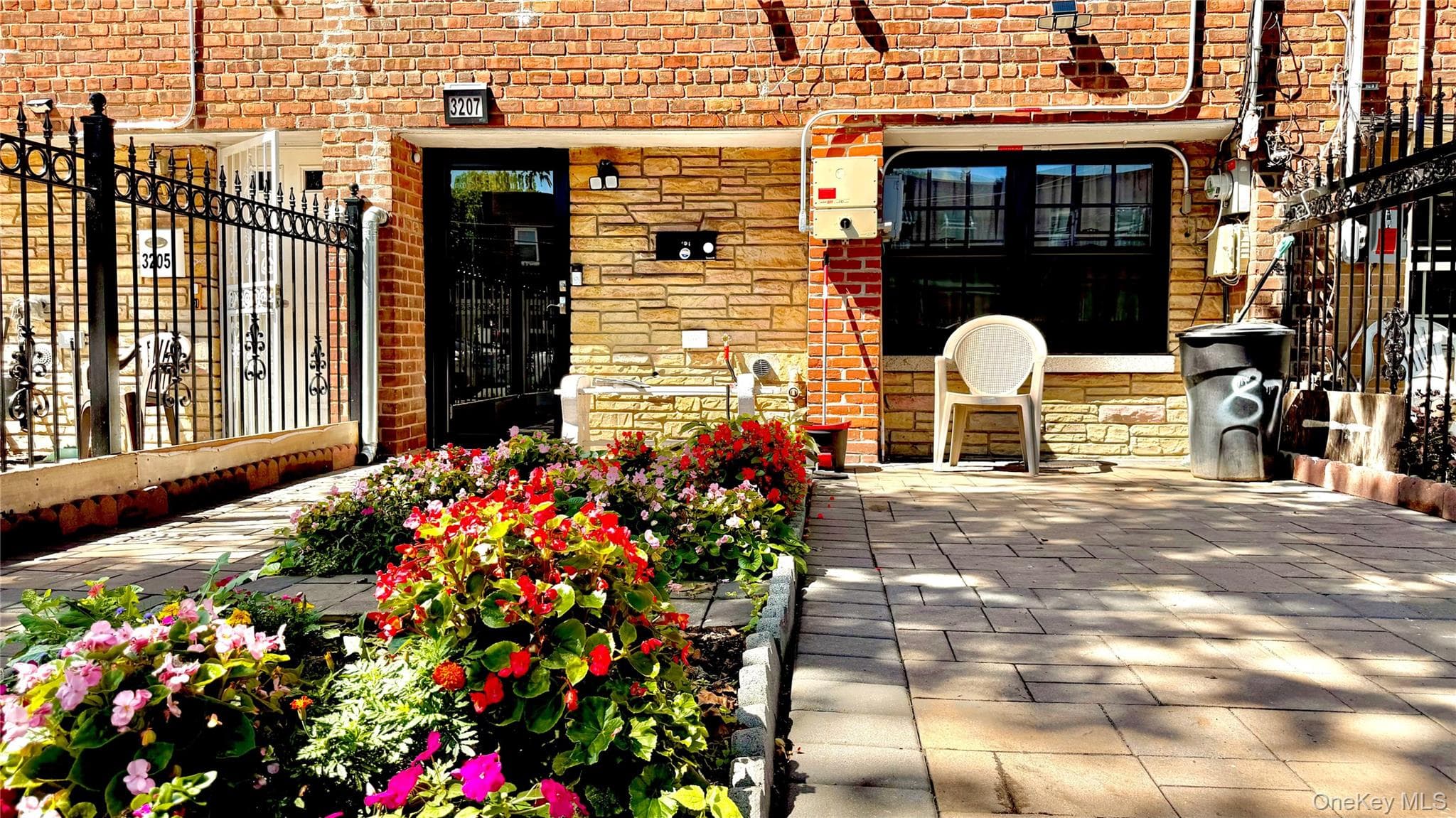 3207 Pearsall Avenue thumbnail 3