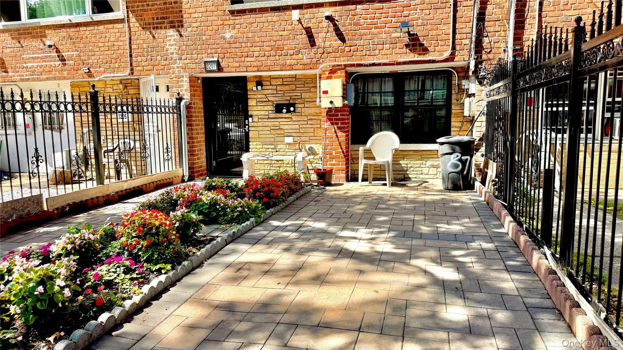 3207 Pearsall Avenue thumbnail 9