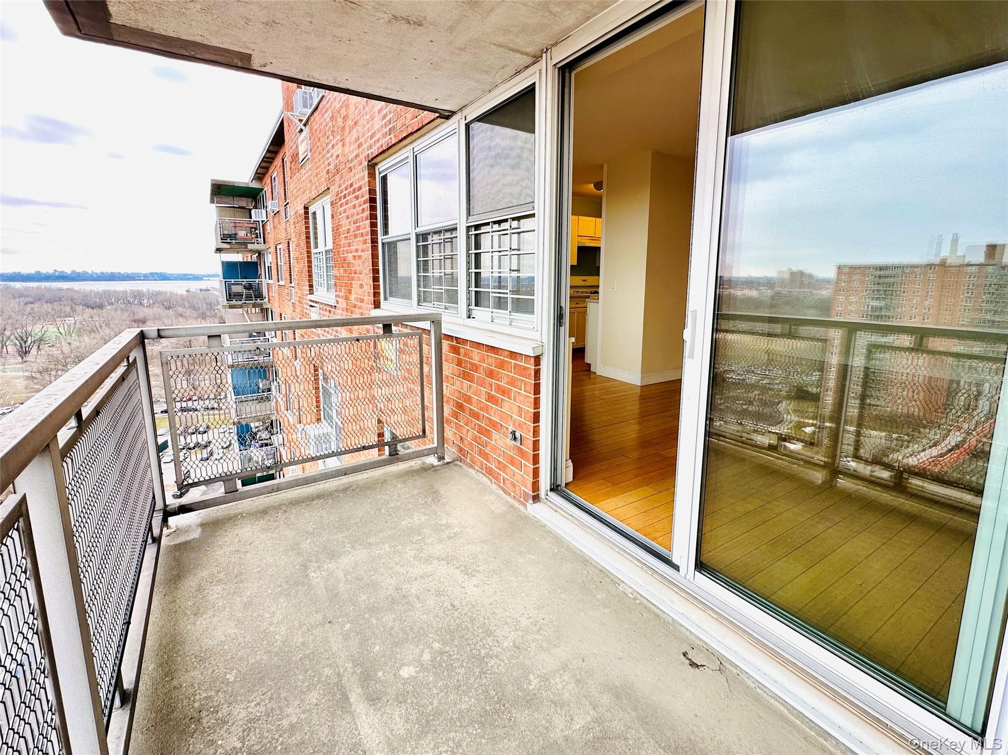 880 Boynton Avenue Unit: 18A thumbnail 8
