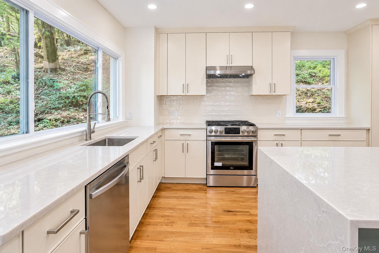 345 Hudson Terrace thumbnail 14