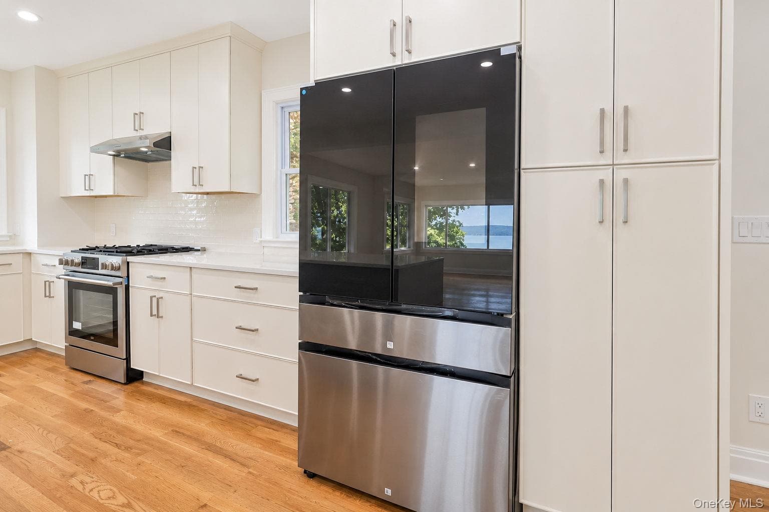 345 Hudson Terrace thumbnail 13