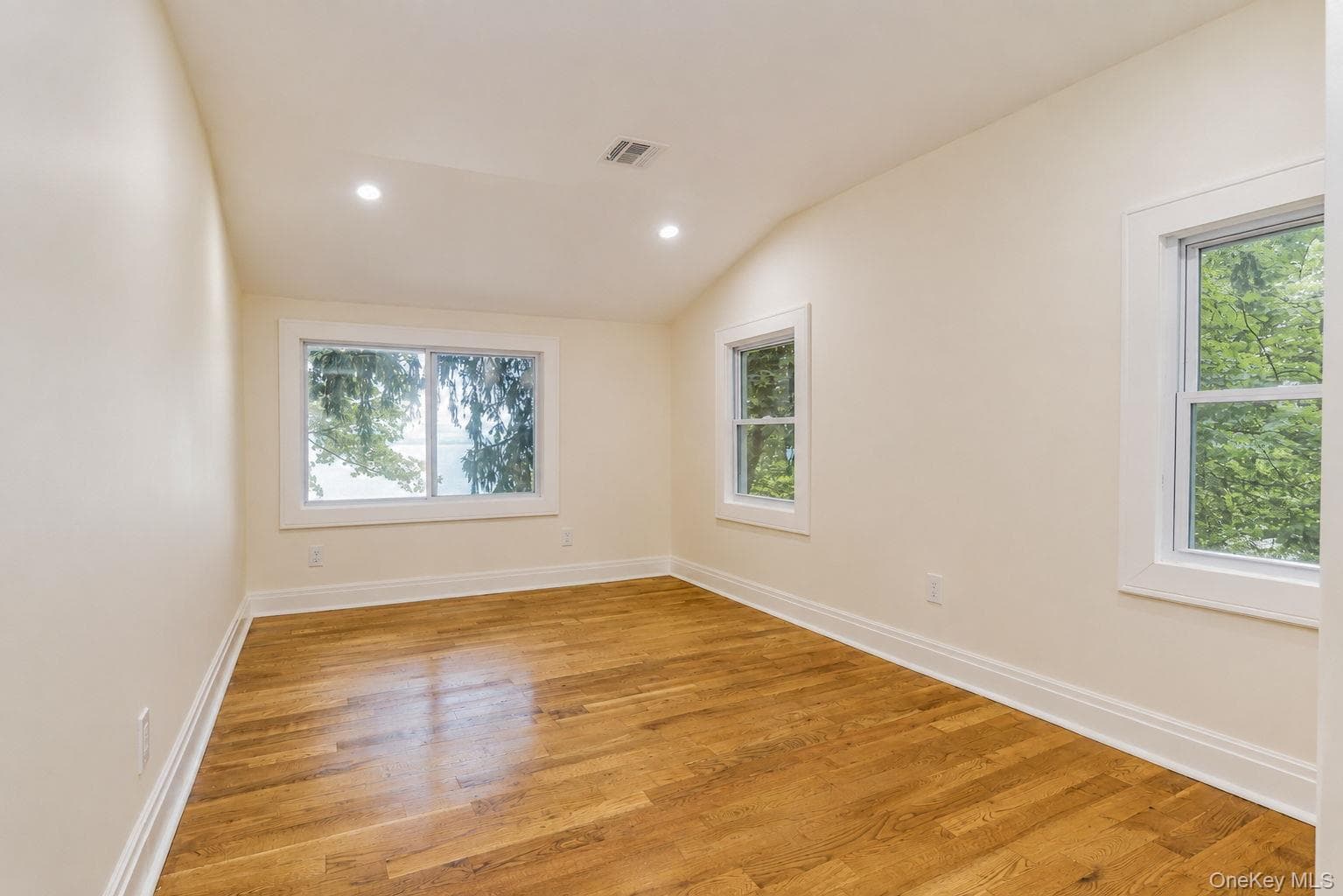 345 Hudson Terrace thumbnail 25