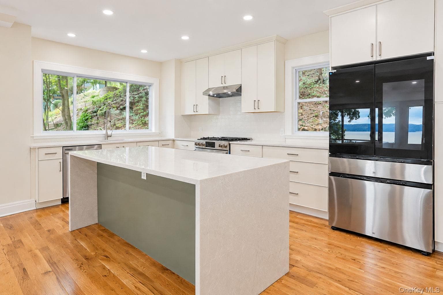 345 Hudson Terrace thumbnail 11