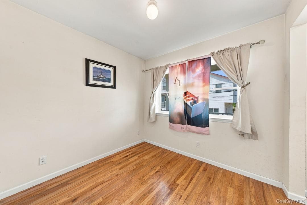120 E 6th Road thumbnail 19