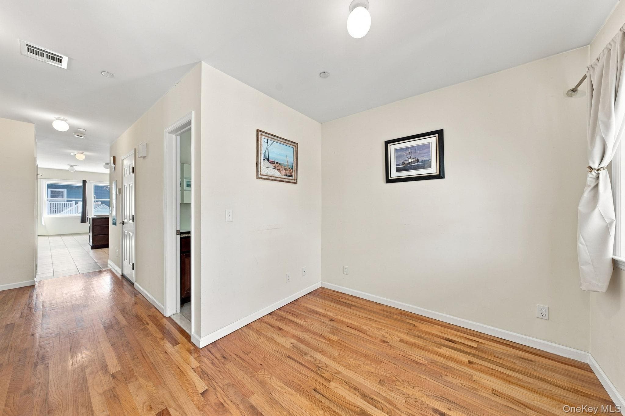 120 E 6th Road thumbnail 3