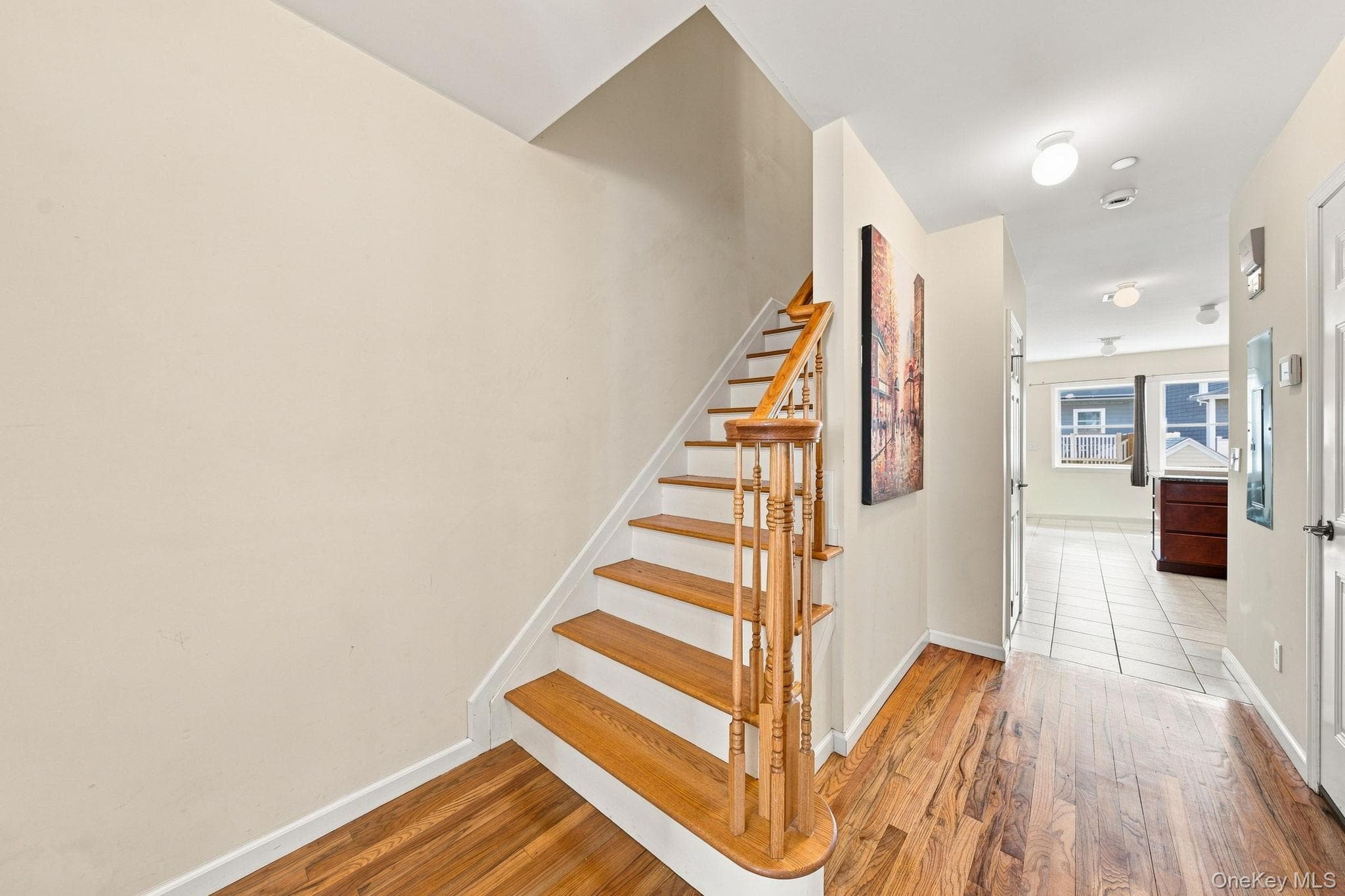 120 E 6th Road thumbnail 2