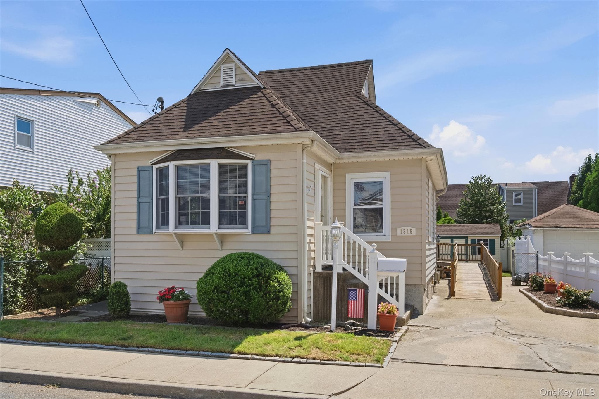 1315 Scimitar Avenue thumbnail 2