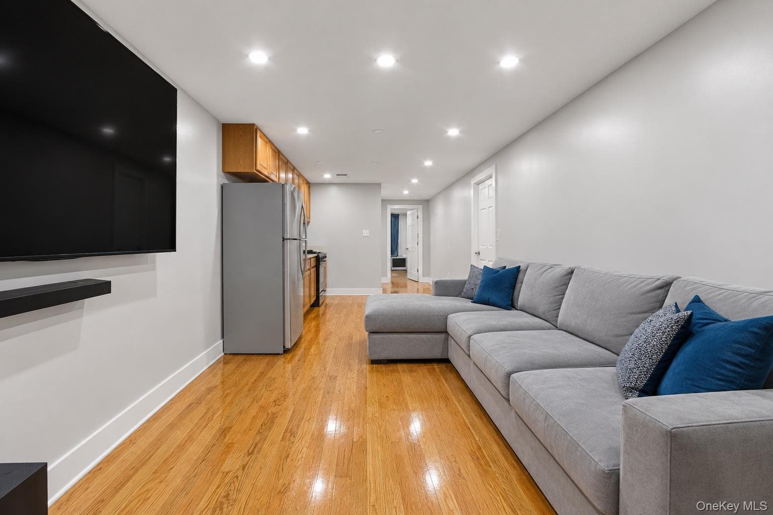2421 Dean Street thumbnail 5