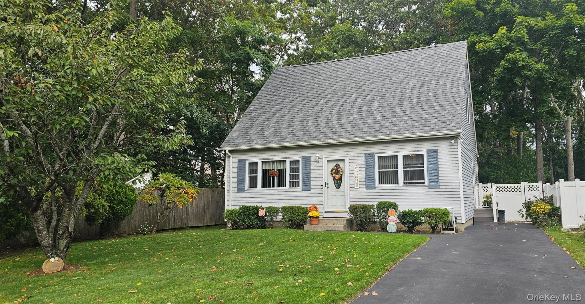243 Wavecrest Drive photo 1