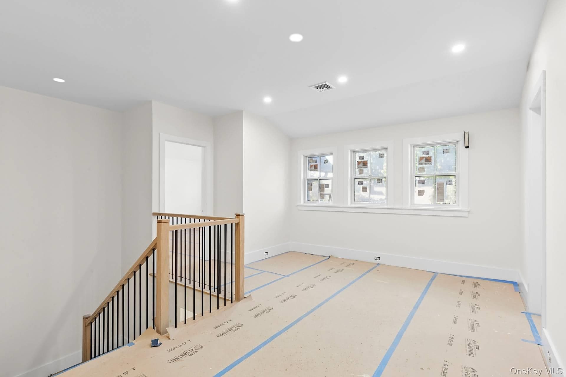 38 N Bay Avenue thumbnail 7