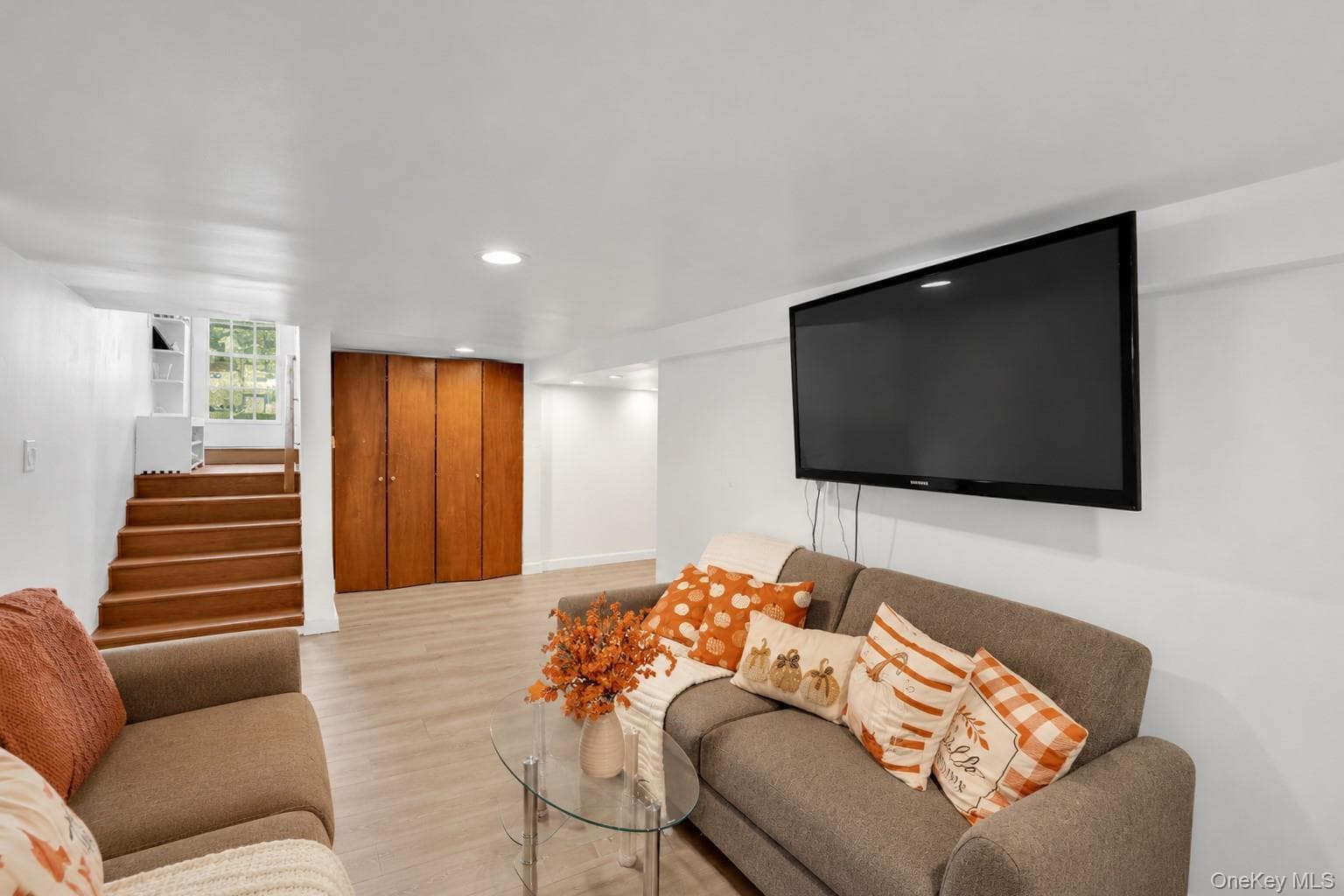 45 Matthews Avenue thumbnail 15