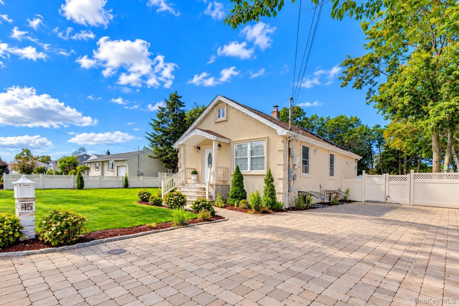 45 Matthews Avenue thumbnail 2