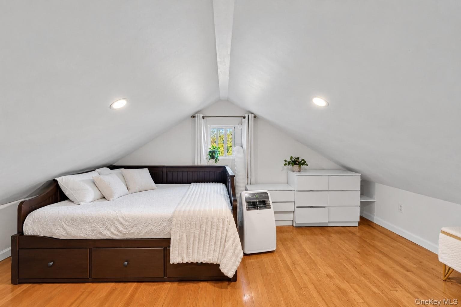 45 Matthews Avenue thumbnail 13