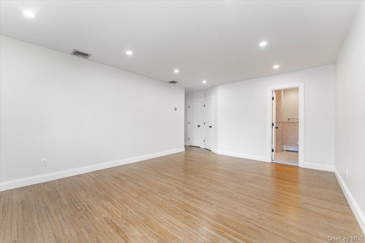 1066 Cedarhurst Street thumbnail 8