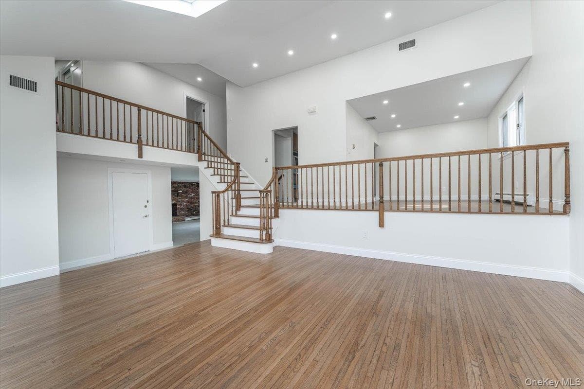 1066 Cedarhurst Street thumbnail 15