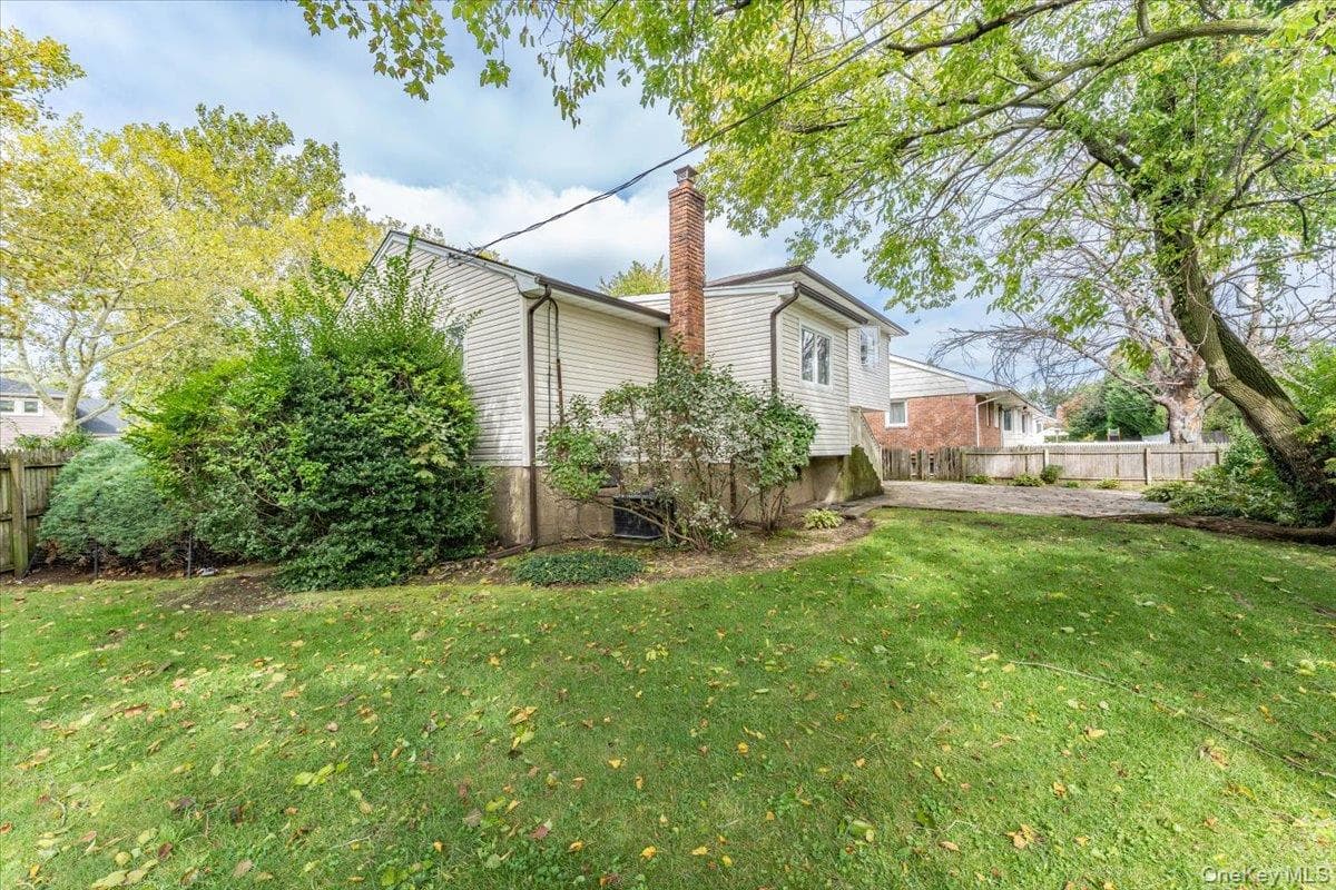 1066 Cedarhurst Street thumbnail 17