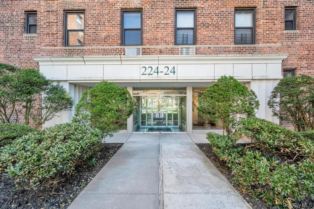 224-24 Union Turnpike Unit: 1P, Bayside
