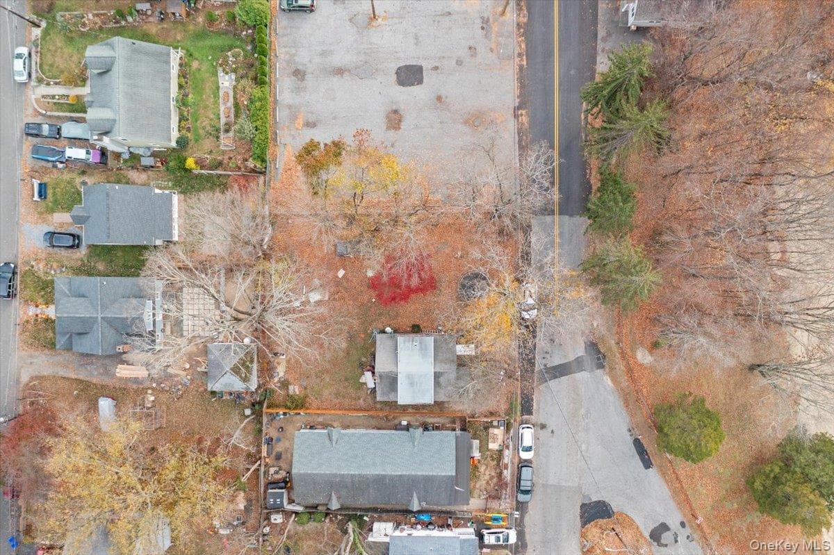 116 Lake Drive thumbnail 21