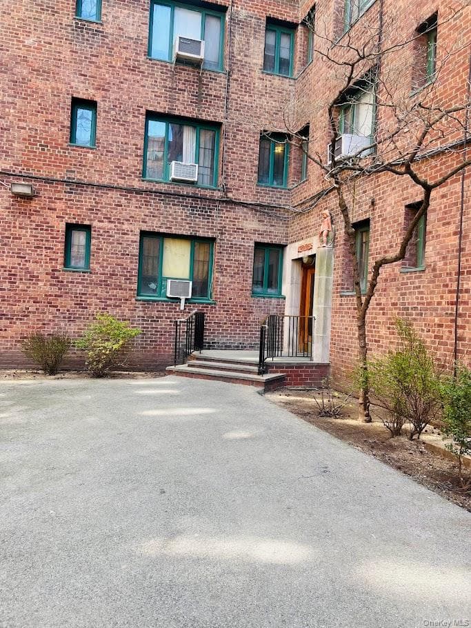 1686 Metropolitan Avenue Unit: 4H thumbnail 2