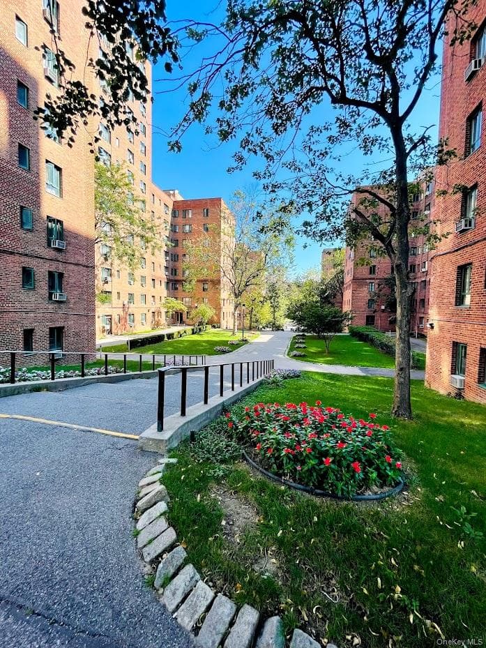 1686 Metropolitan Avenue Unit: 4H, Bronx