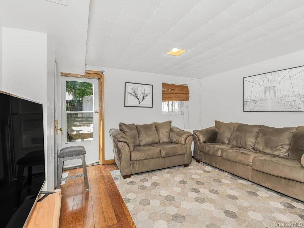 2951 Kingsland Avenue thumbnail 5
