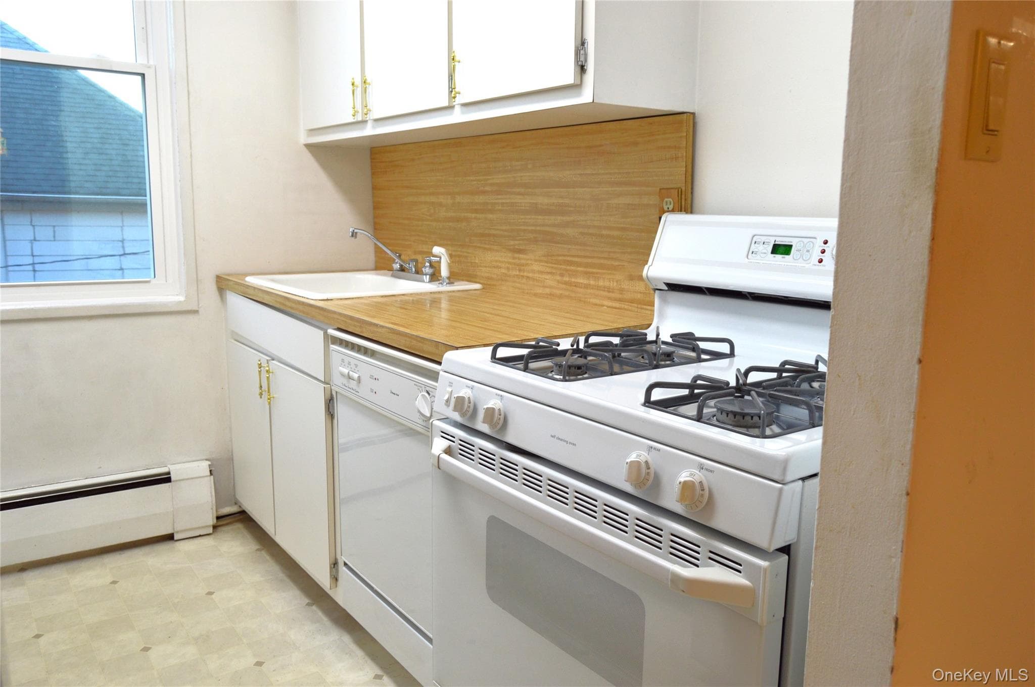 75 Noble Street Unit: 221 thumbnail 7