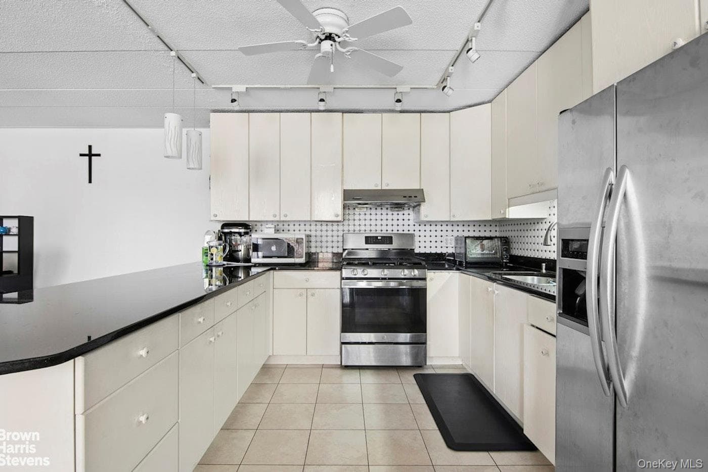 13624 Maple Avenue Unit: 3D thumbnail 2