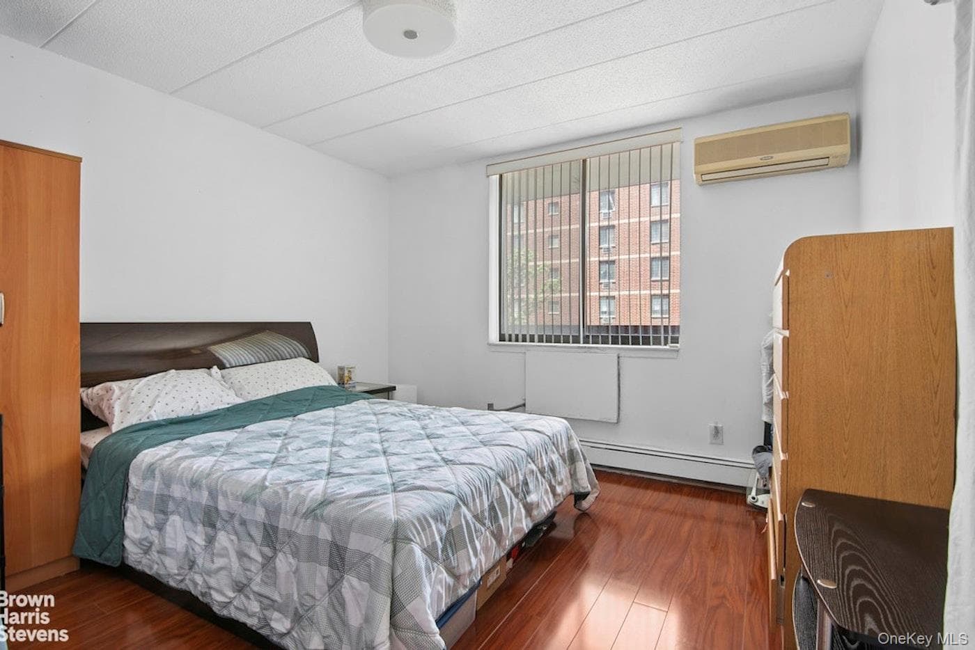 13624 Maple Avenue Unit: 3D thumbnail 6