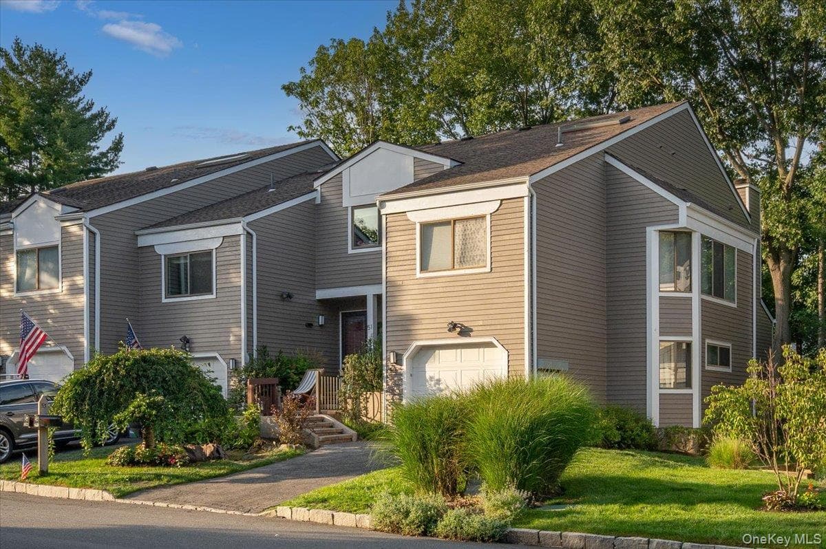 53 Top Of The Ridge Unit: A9, Mamaroneck