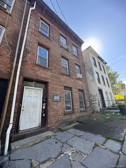 141 S William Street photo 1