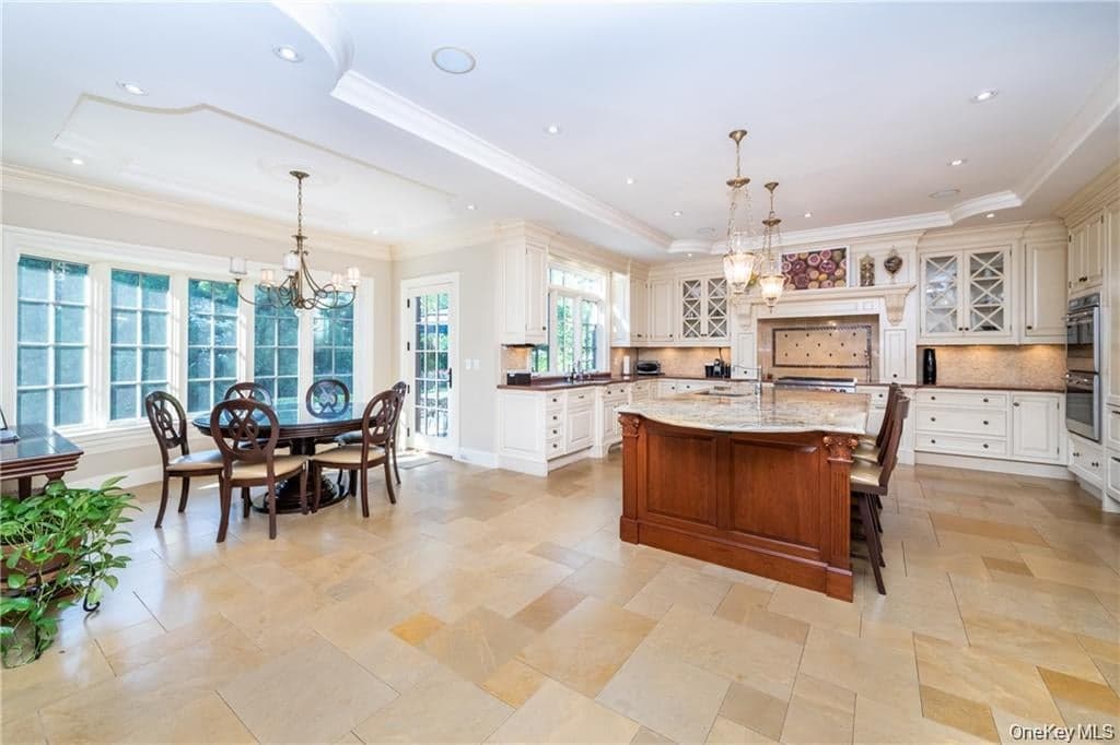270 Trenor Drive thumbnail 9