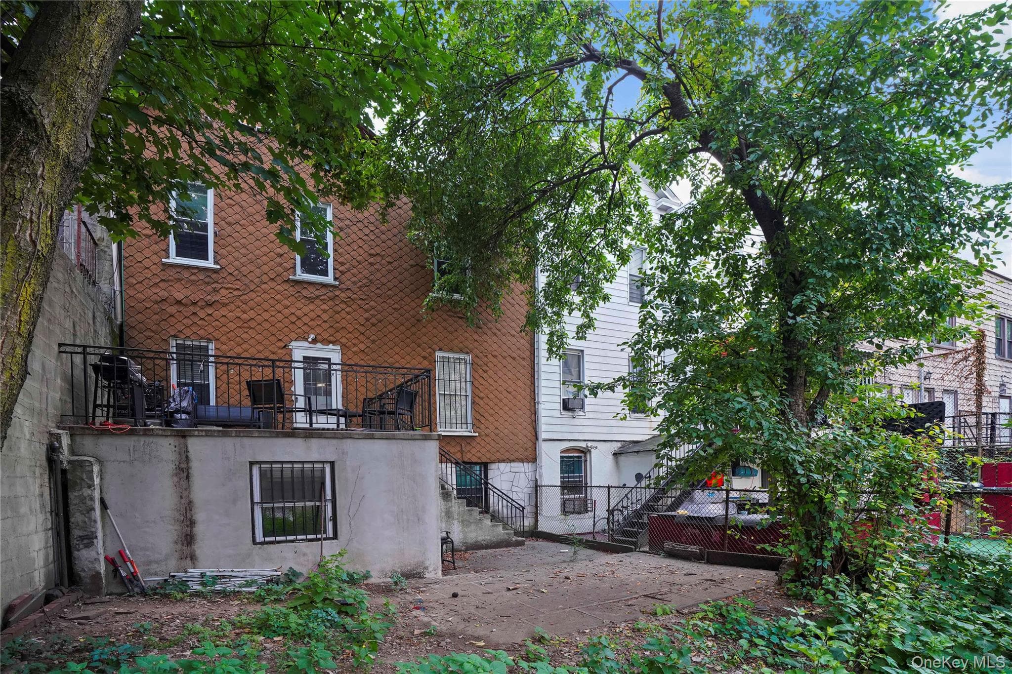 629 E 183rd Street thumbnail 44
