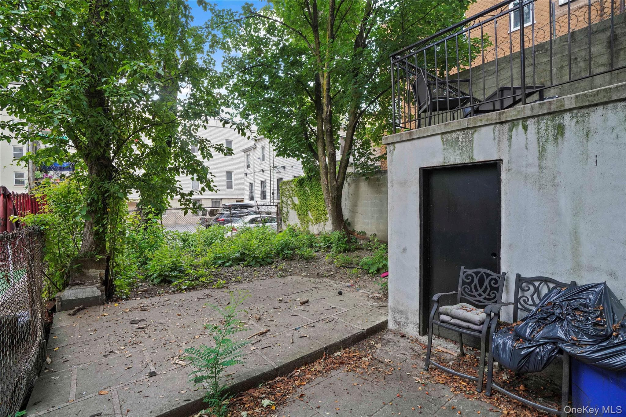 629 E 183rd Street thumbnail 40