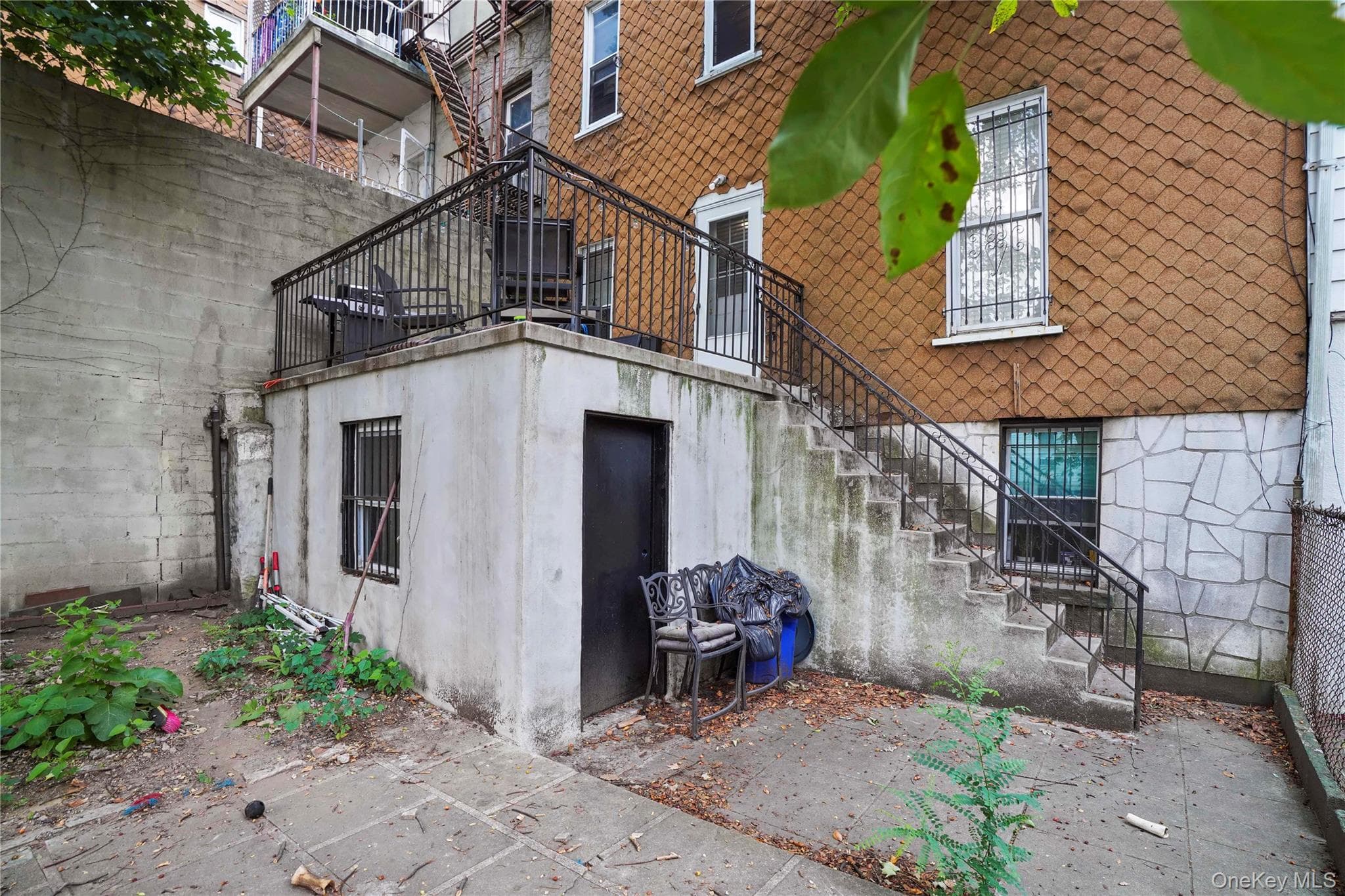629 E 183rd Street thumbnail 42