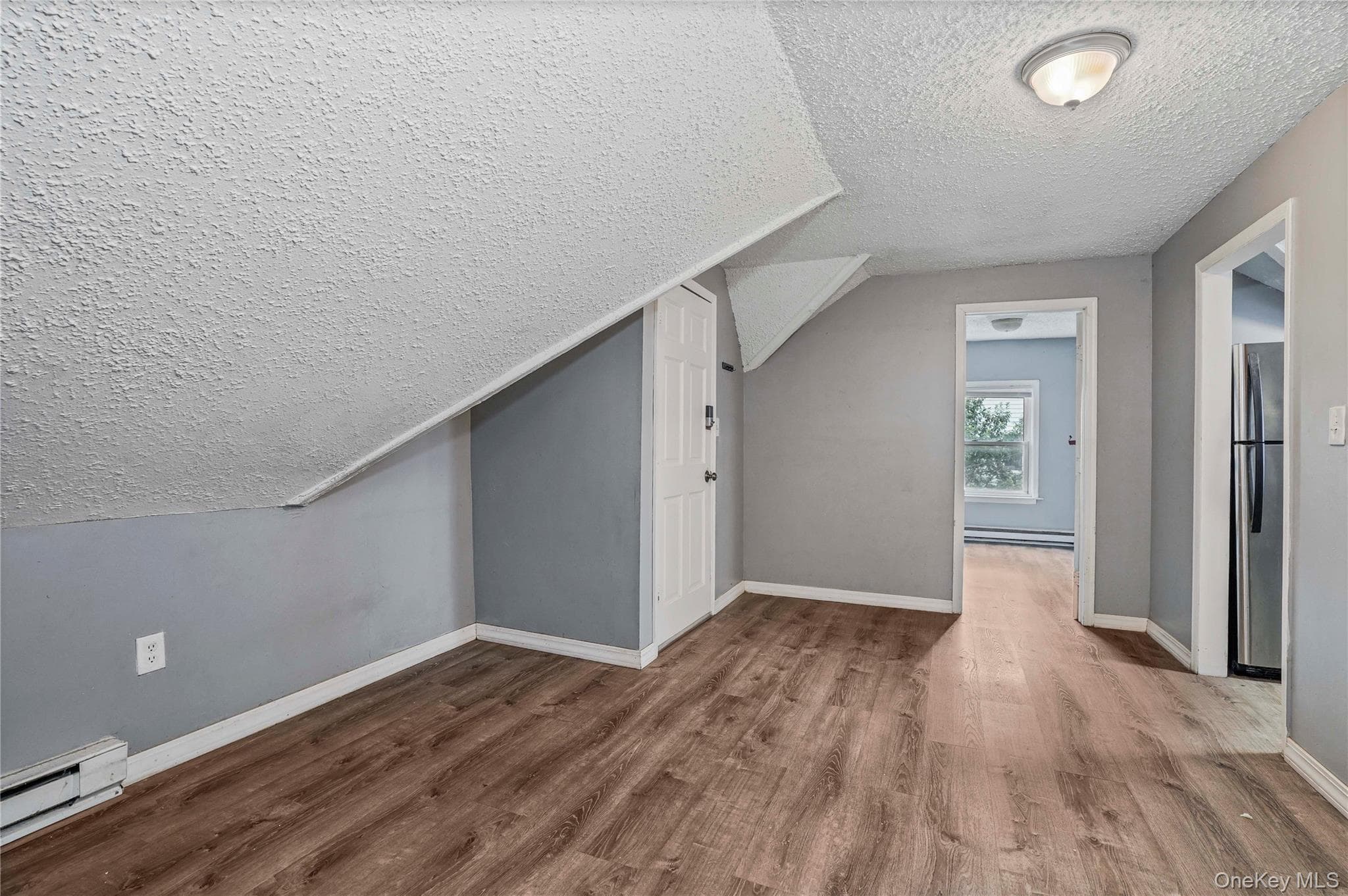 629 E 183rd Street thumbnail 34
