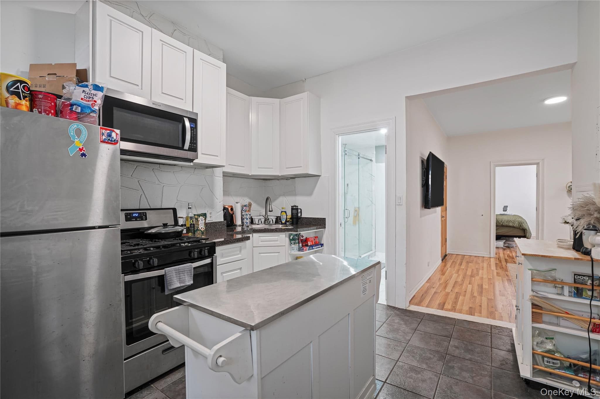 629 E 183rd Street thumbnail 19