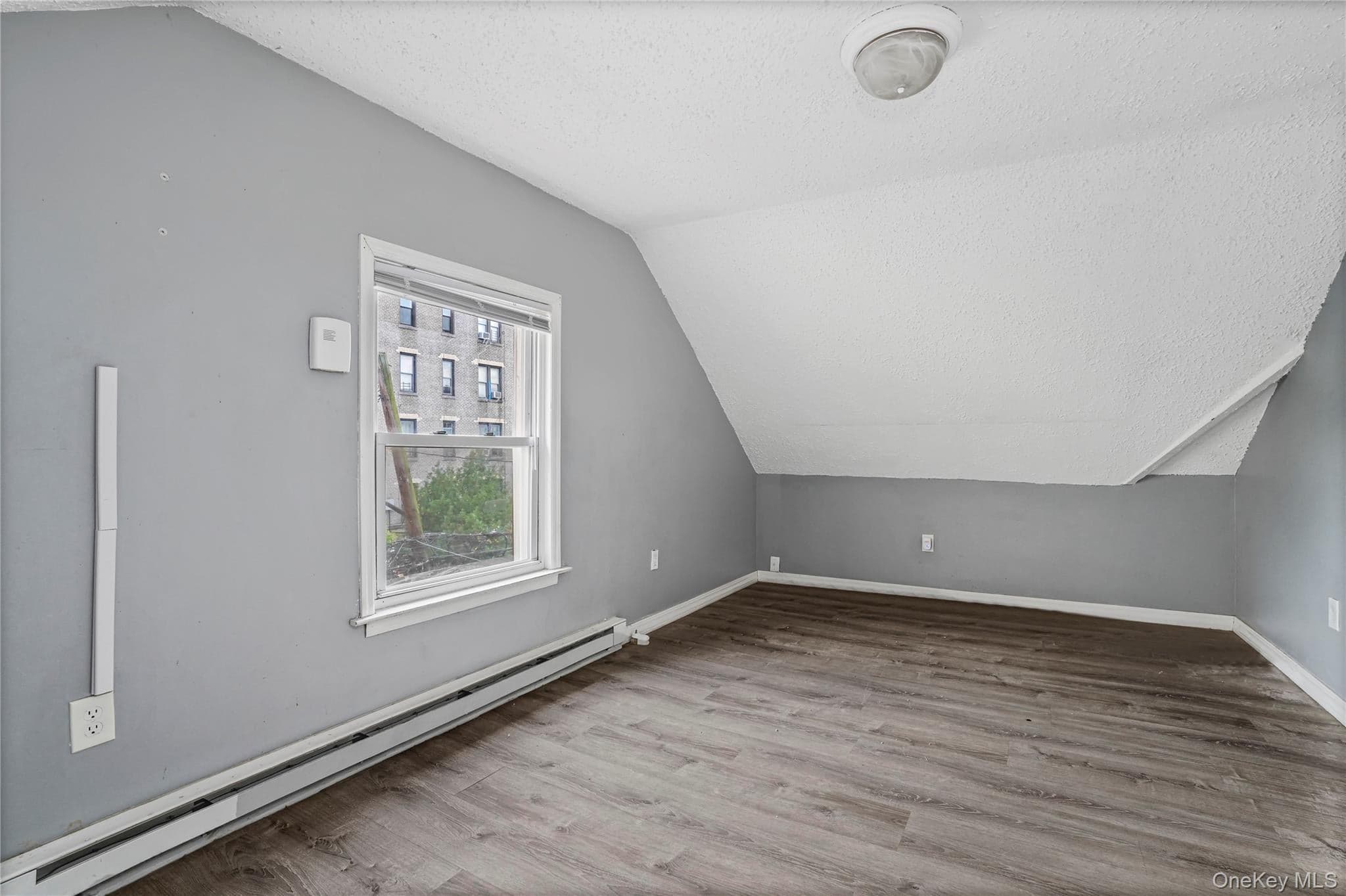 629 E 183rd Street thumbnail 38