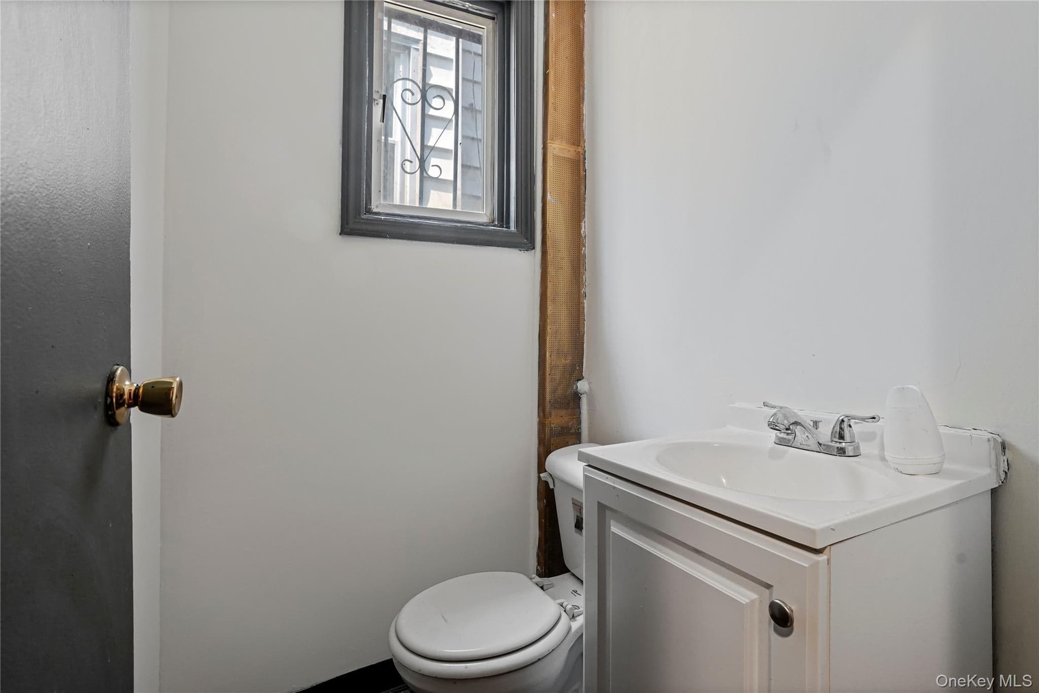 629 E 183rd Street thumbnail 6