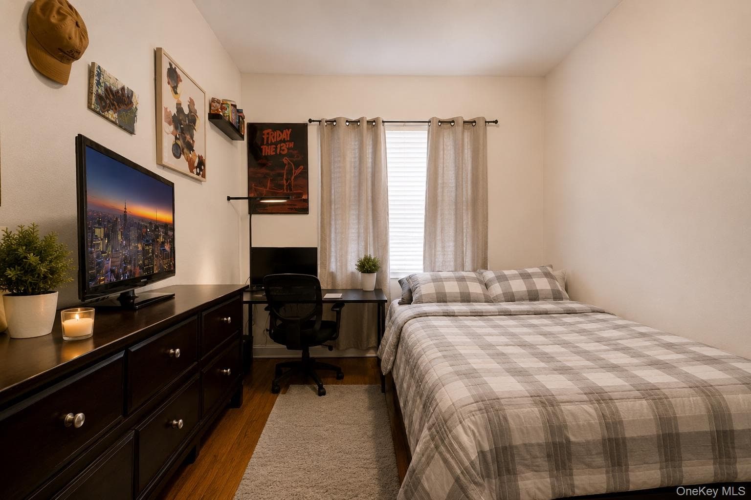 453 E 181 Street thumbnail 10