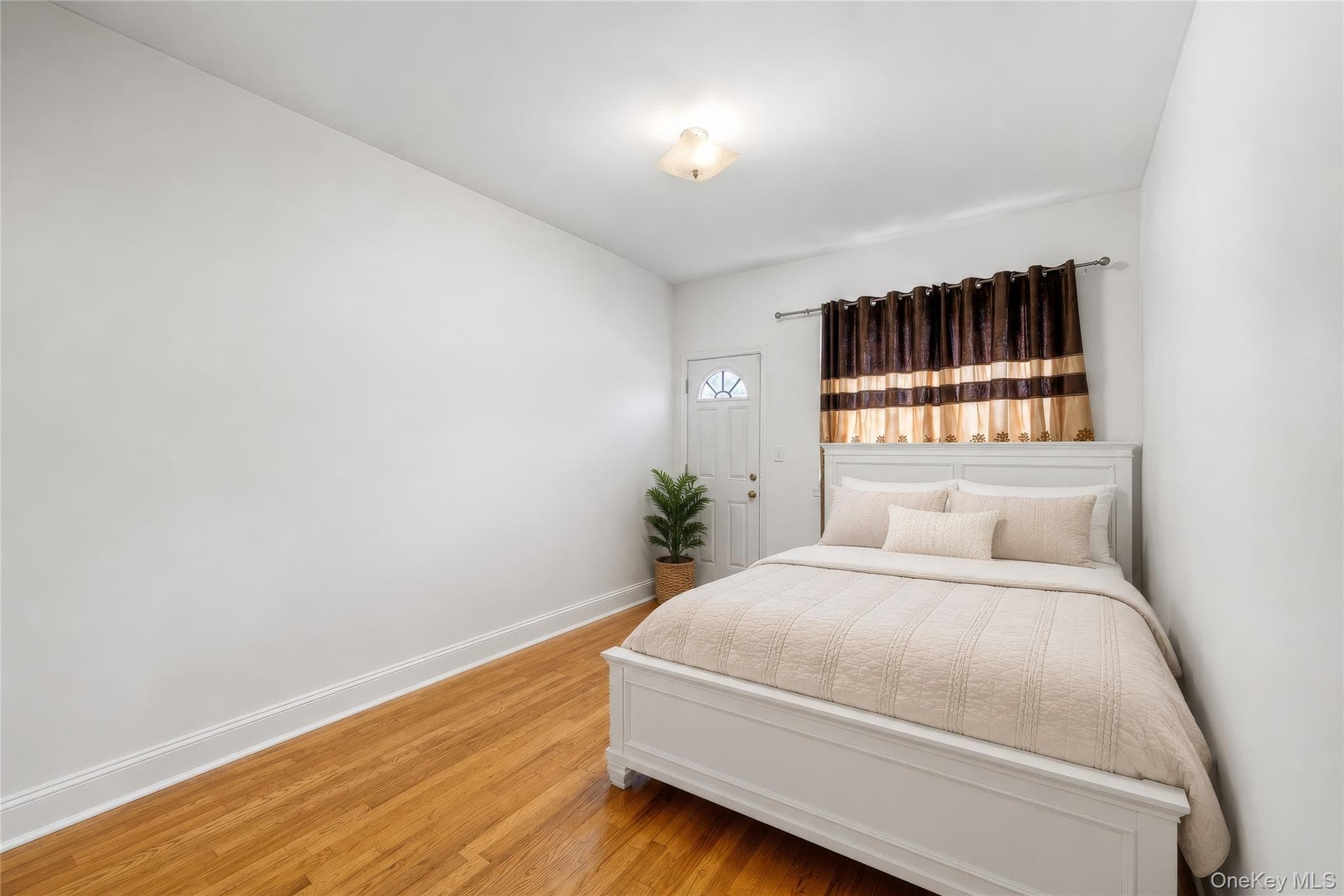 453 E 181 Street thumbnail 23