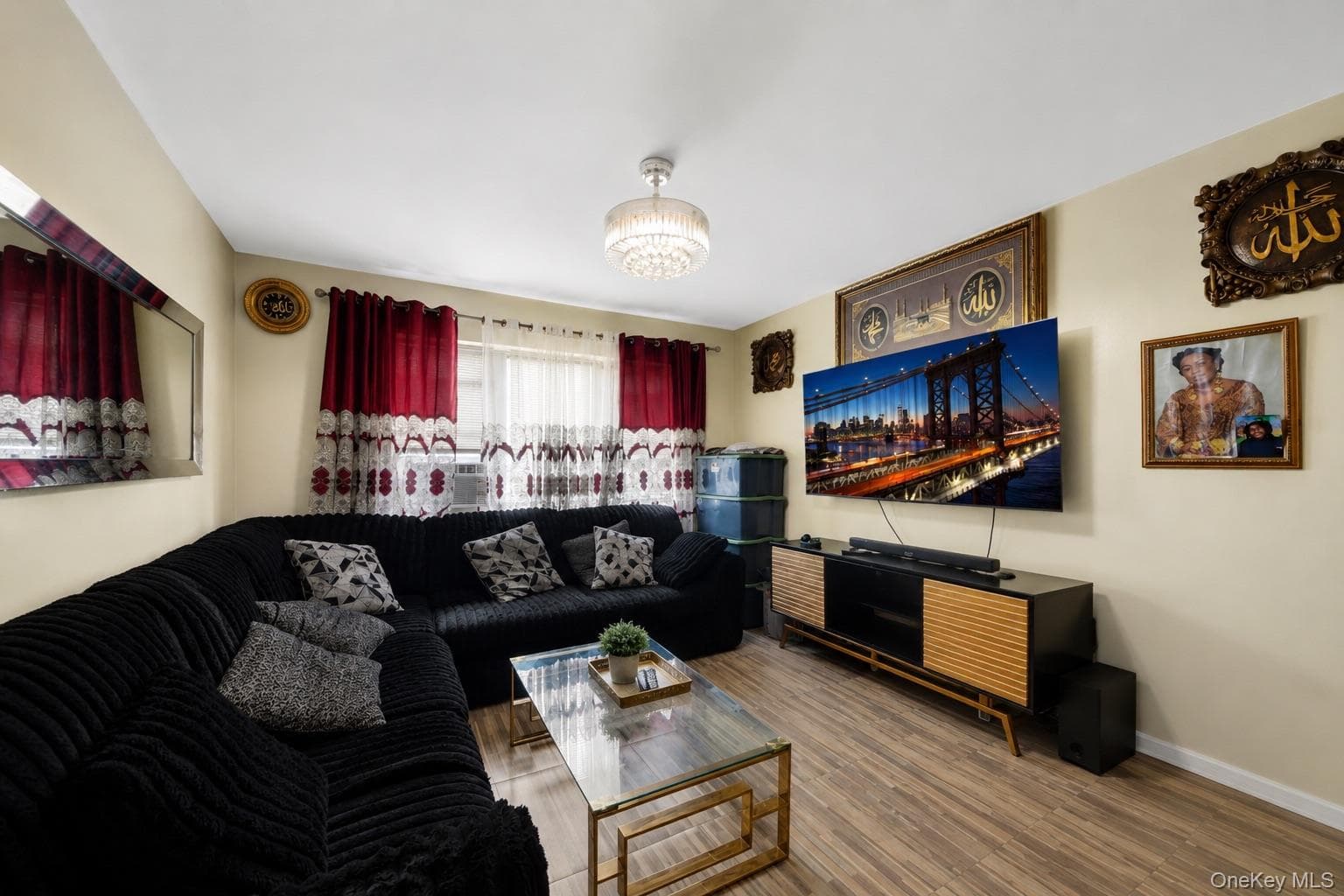 453 E 181 Street thumbnail 9