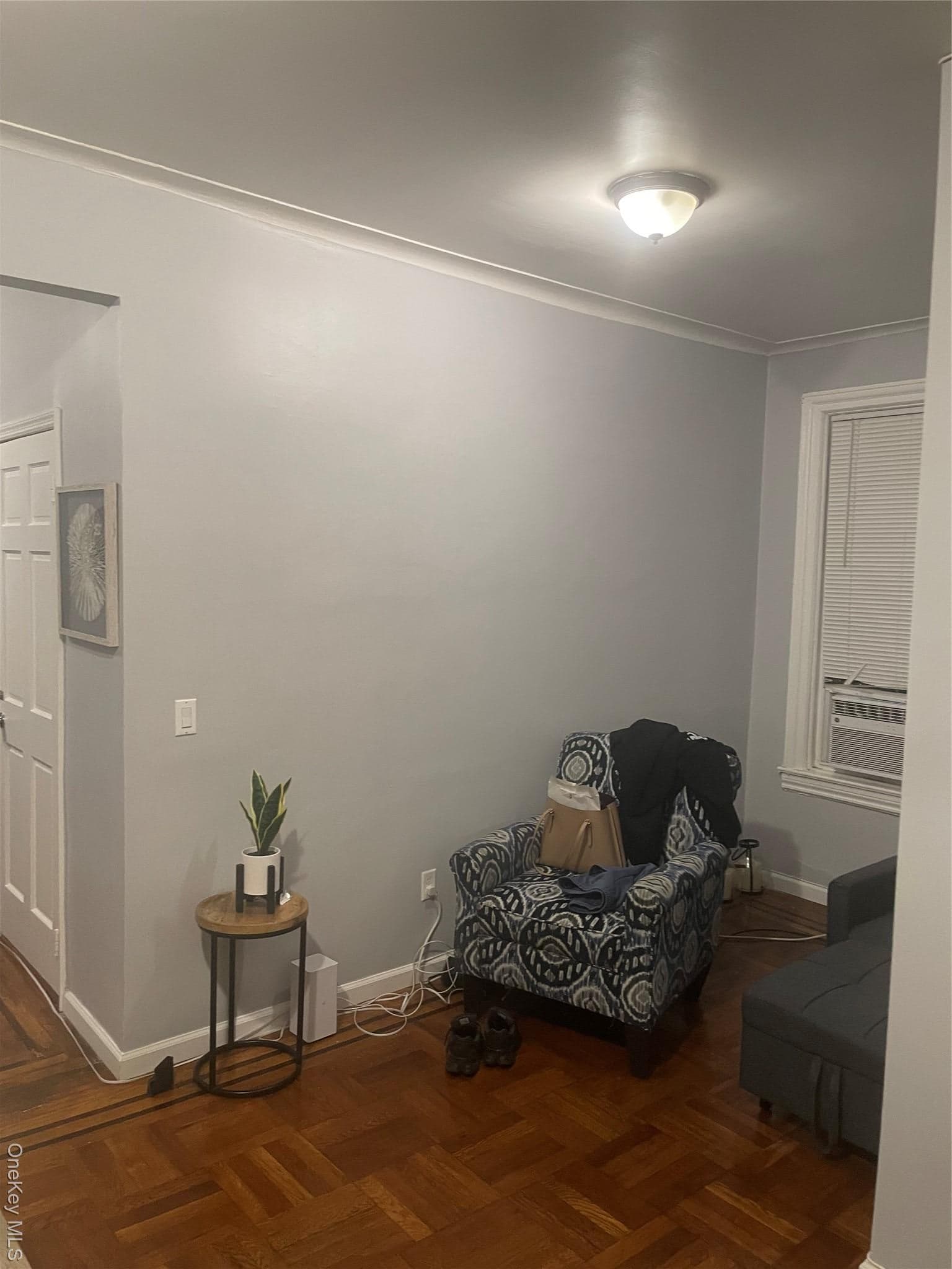 3418 Irwin Avenue thumbnail 2