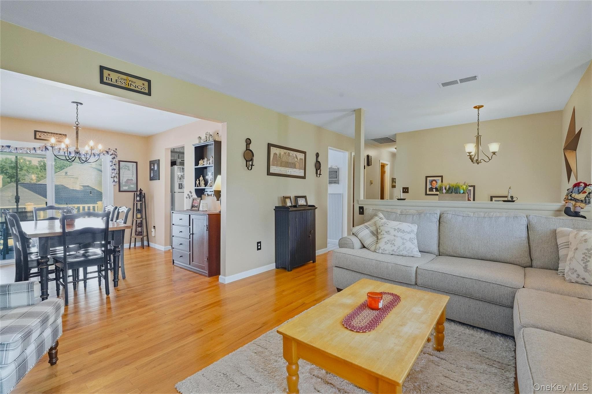 38 Genesee Avenue thumbnail 5