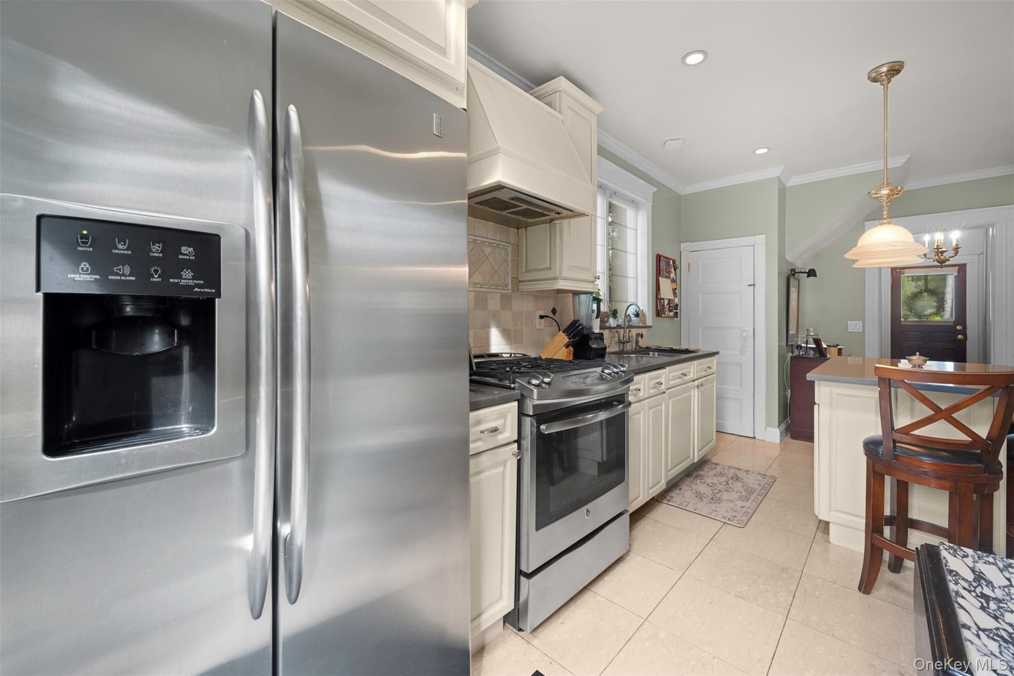 78 Warner Avenue thumbnail 17