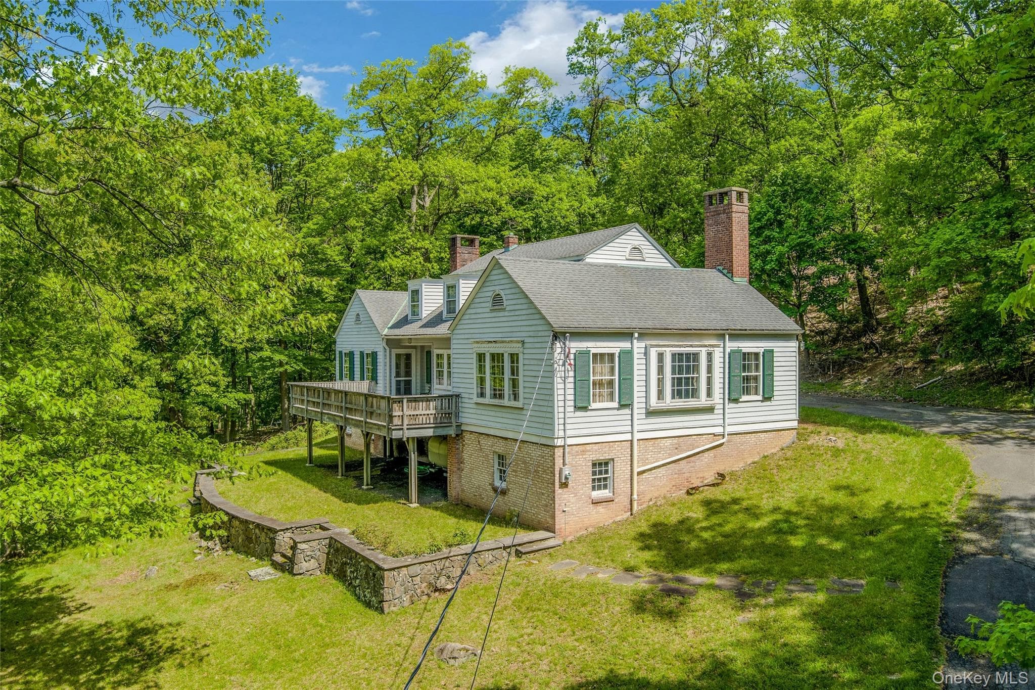 982 Bradley Parkway thumbnail 5