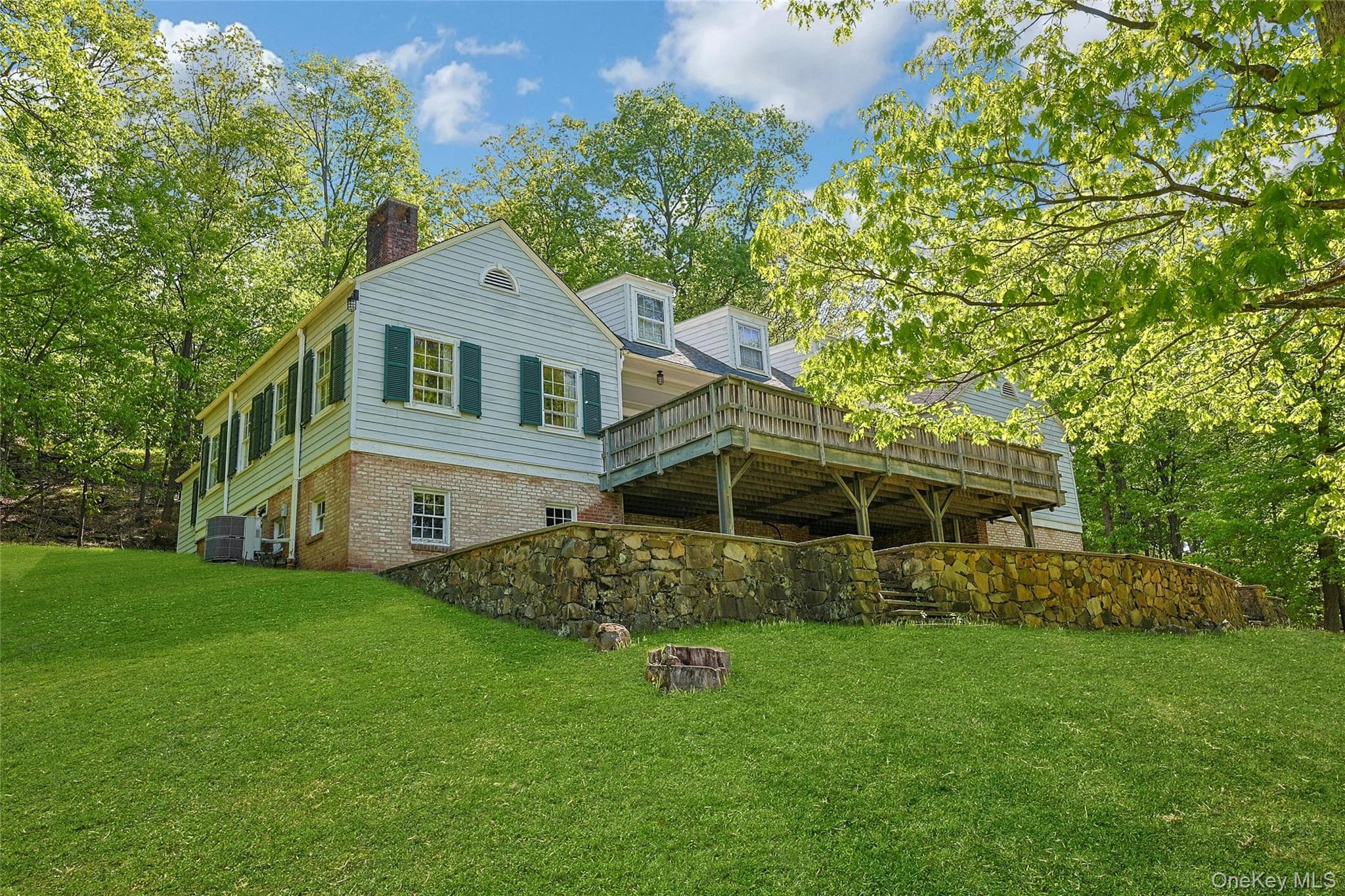 982 Bradley Parkway thumbnail 4