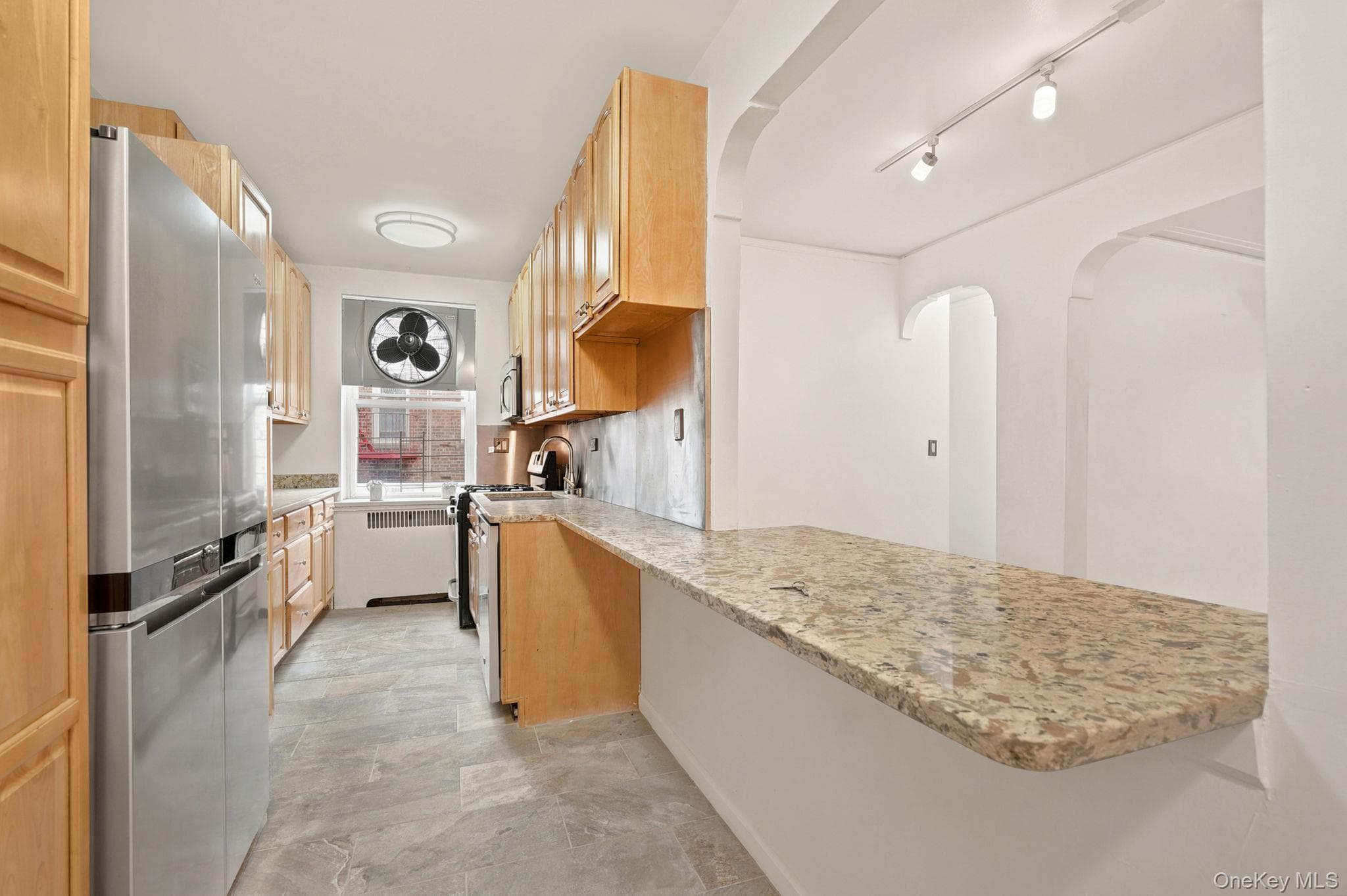 2160 Bronx Park Unit: 6J thumbnail 11