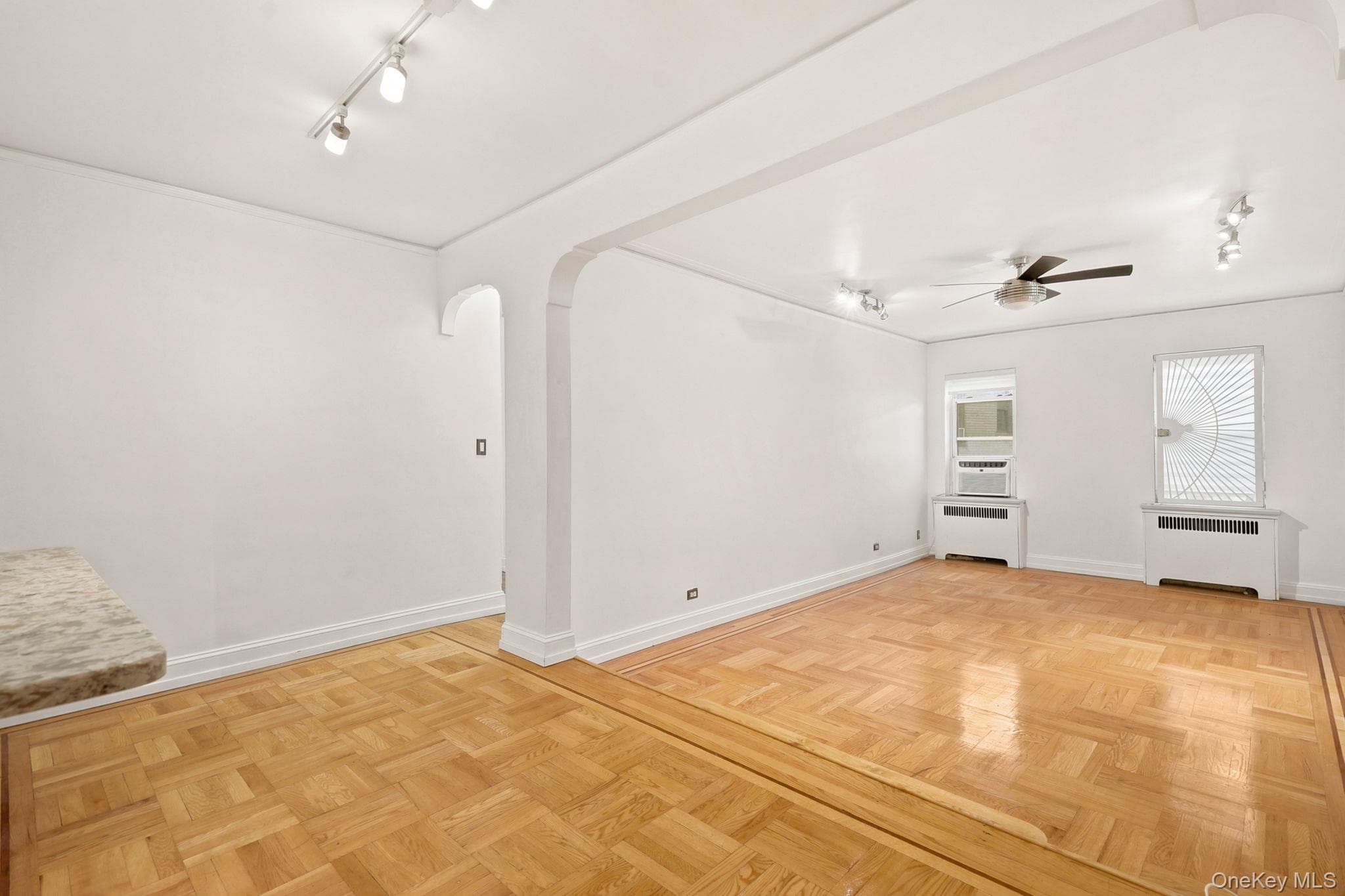 2160 Bronx Park Unit: 6J thumbnail 5